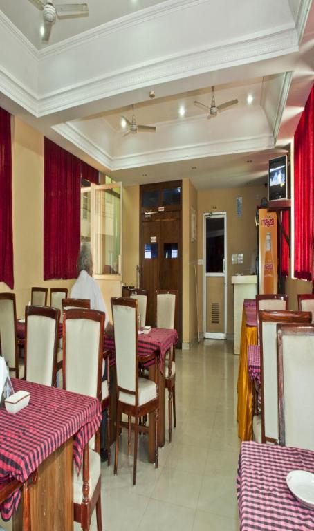 Issacs Regency Hotel สุลต่านบาเทรี ภายนอก รูปภาพ